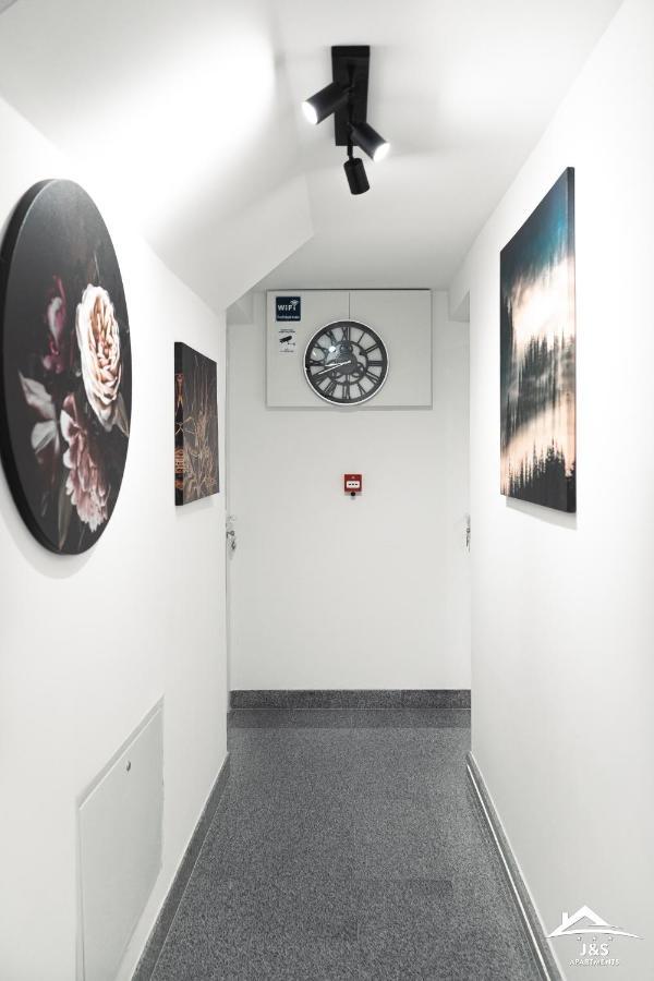 J&S Apartments Ni Extérieur photo
