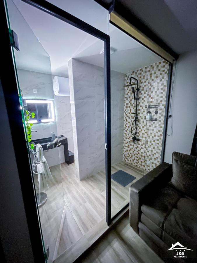 J&S Apartments Ni Extérieur photo
