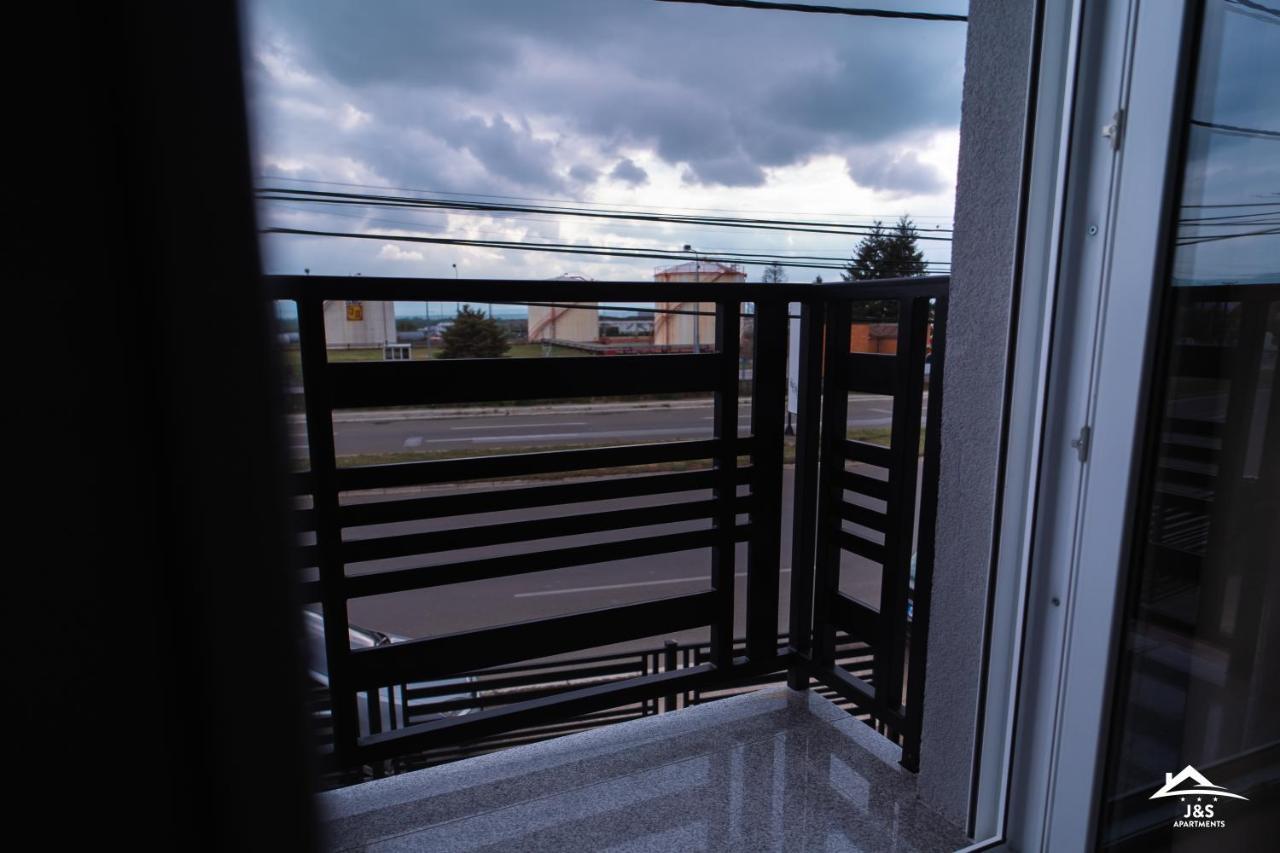 J&S Apartments Ni Extérieur photo