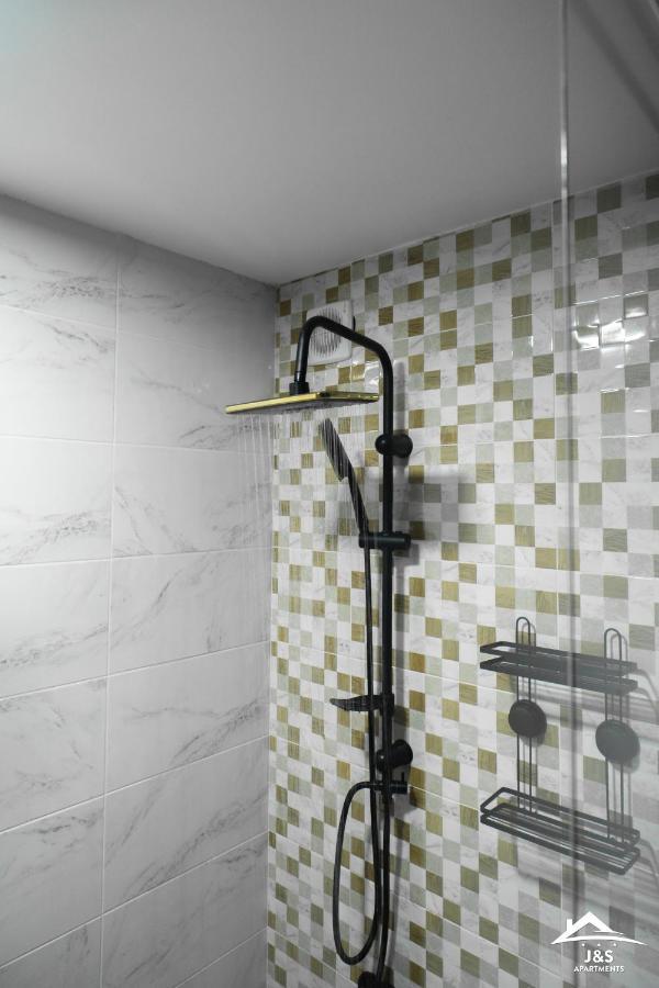 J&S Apartments Ni Extérieur photo