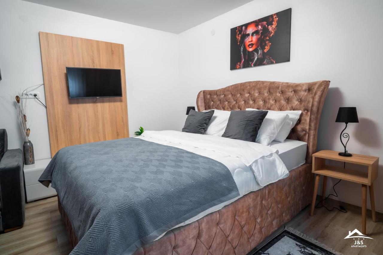 J&S Apartments Ni Extérieur photo