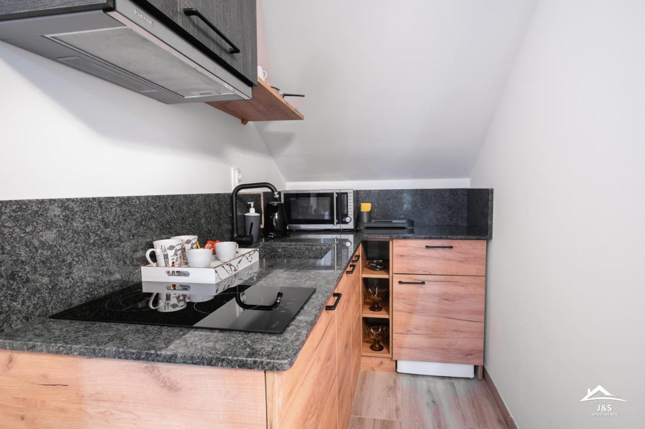 J&S Apartments Ni Extérieur photo